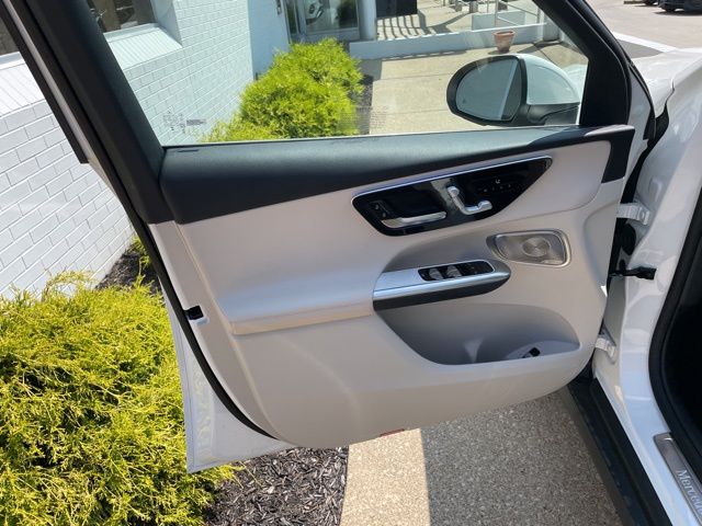 2025 Mercedes Benz GLC 300 4MATIC photo 11