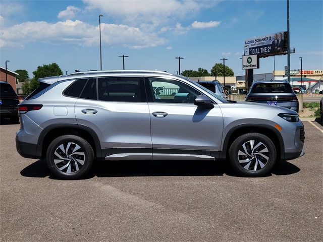 2025 Volkswagen Tiguan S photo 2