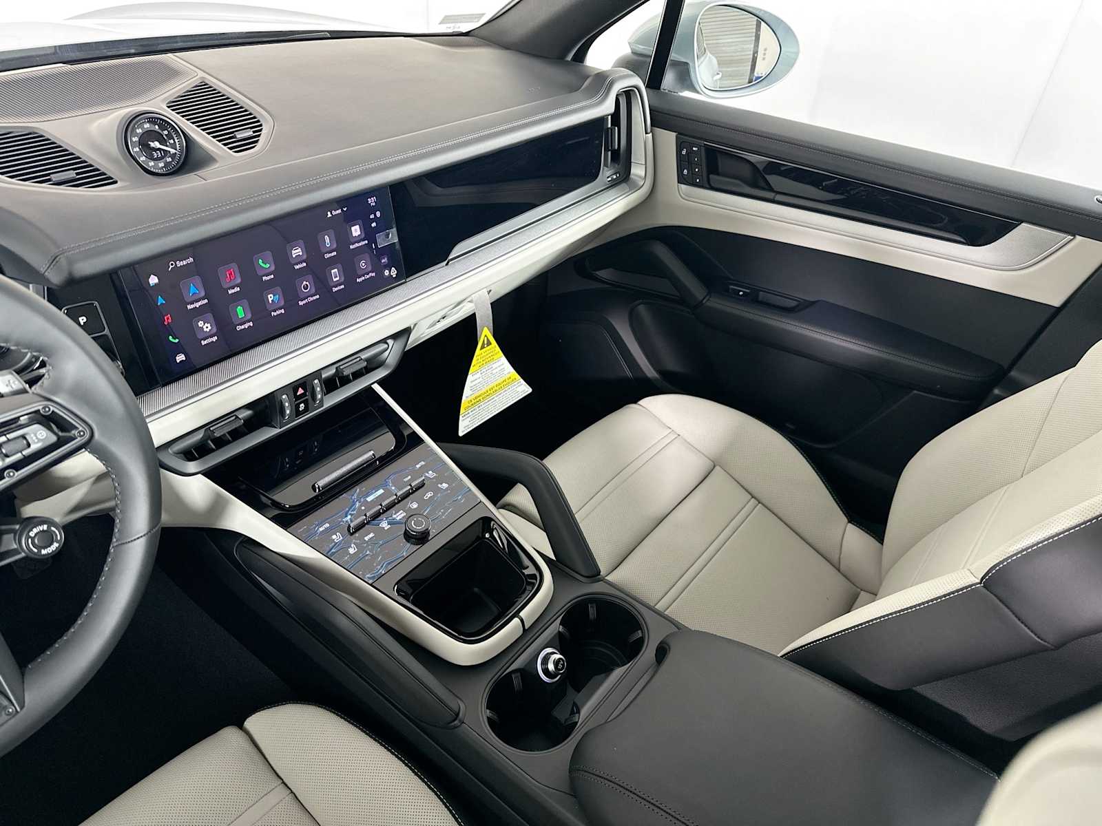 2025 Porsche Cayenne E-Hybrid photo 21