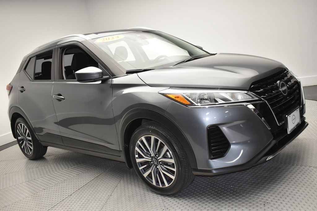 2024 Nissan Kicks SV photo 2