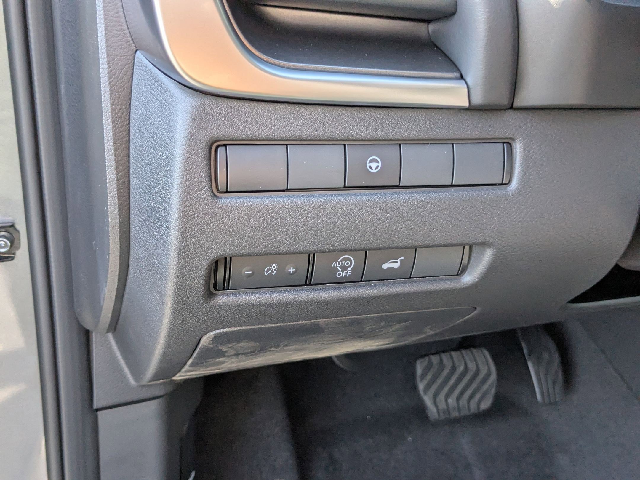 2026 Nissan Rogue SV photo 11