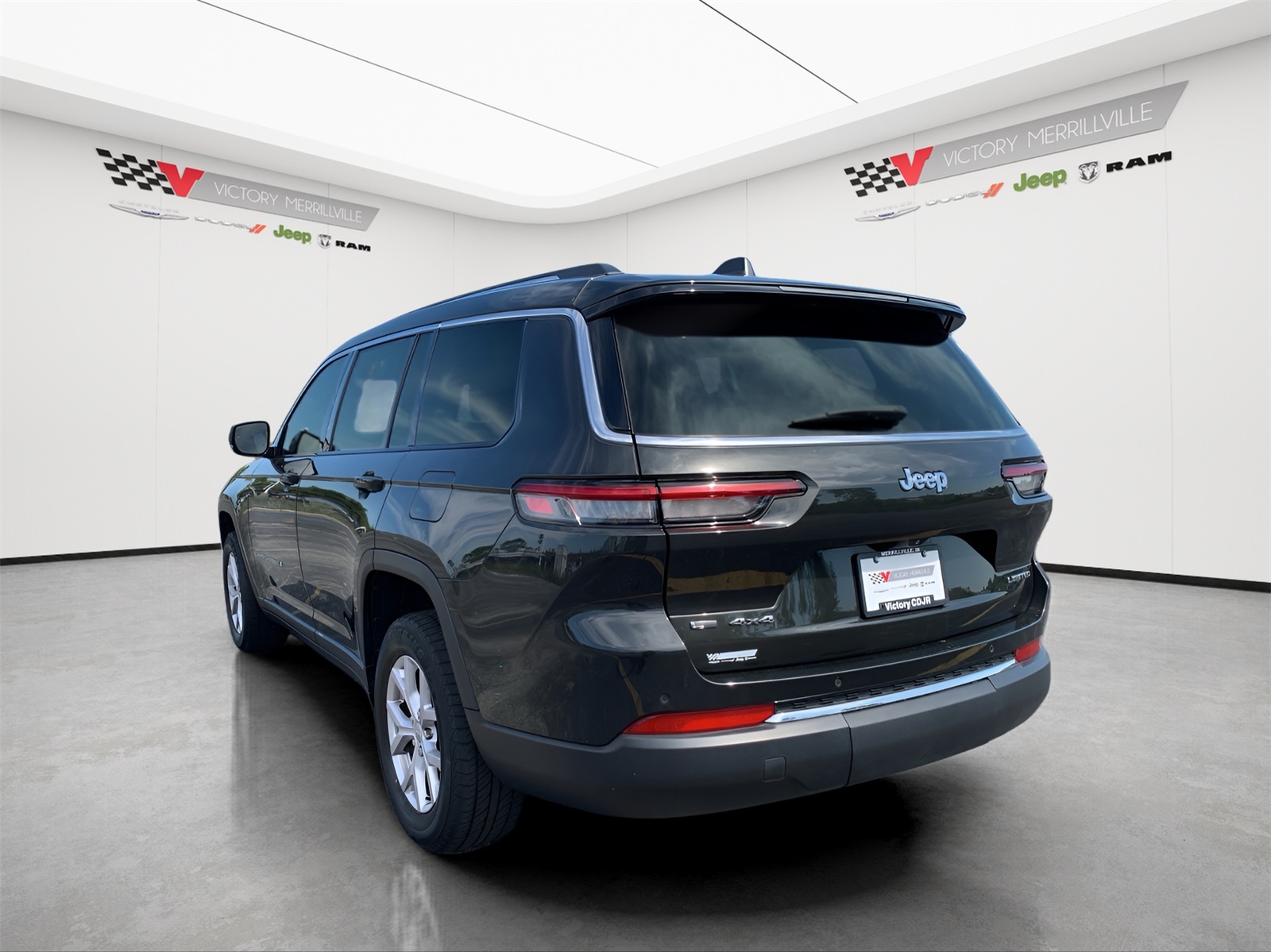 2022 Jeep Grand Cherokee Limited photo 2