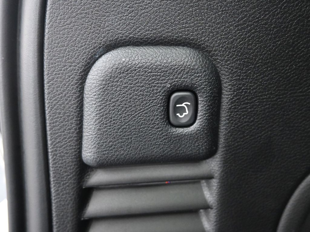 2022 Jeep Cherokee Limited photo 7