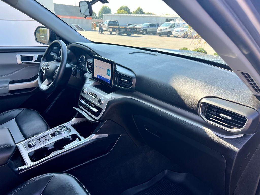 2022 Ford Explorer XLT photo 35