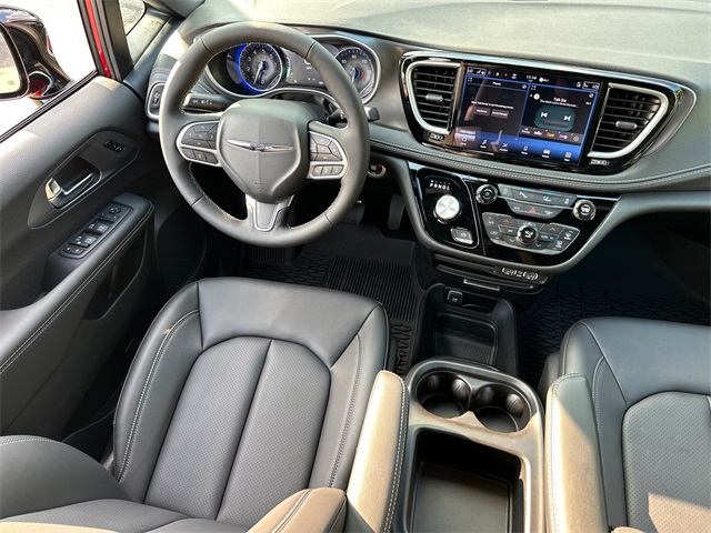2025 Chrysler Pacifica photo 15