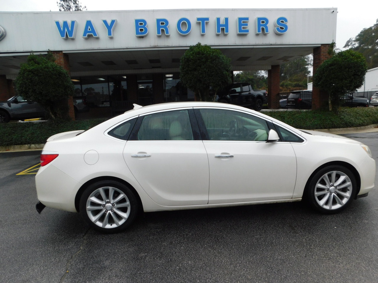 2013 Buick Verano 1SL's photo