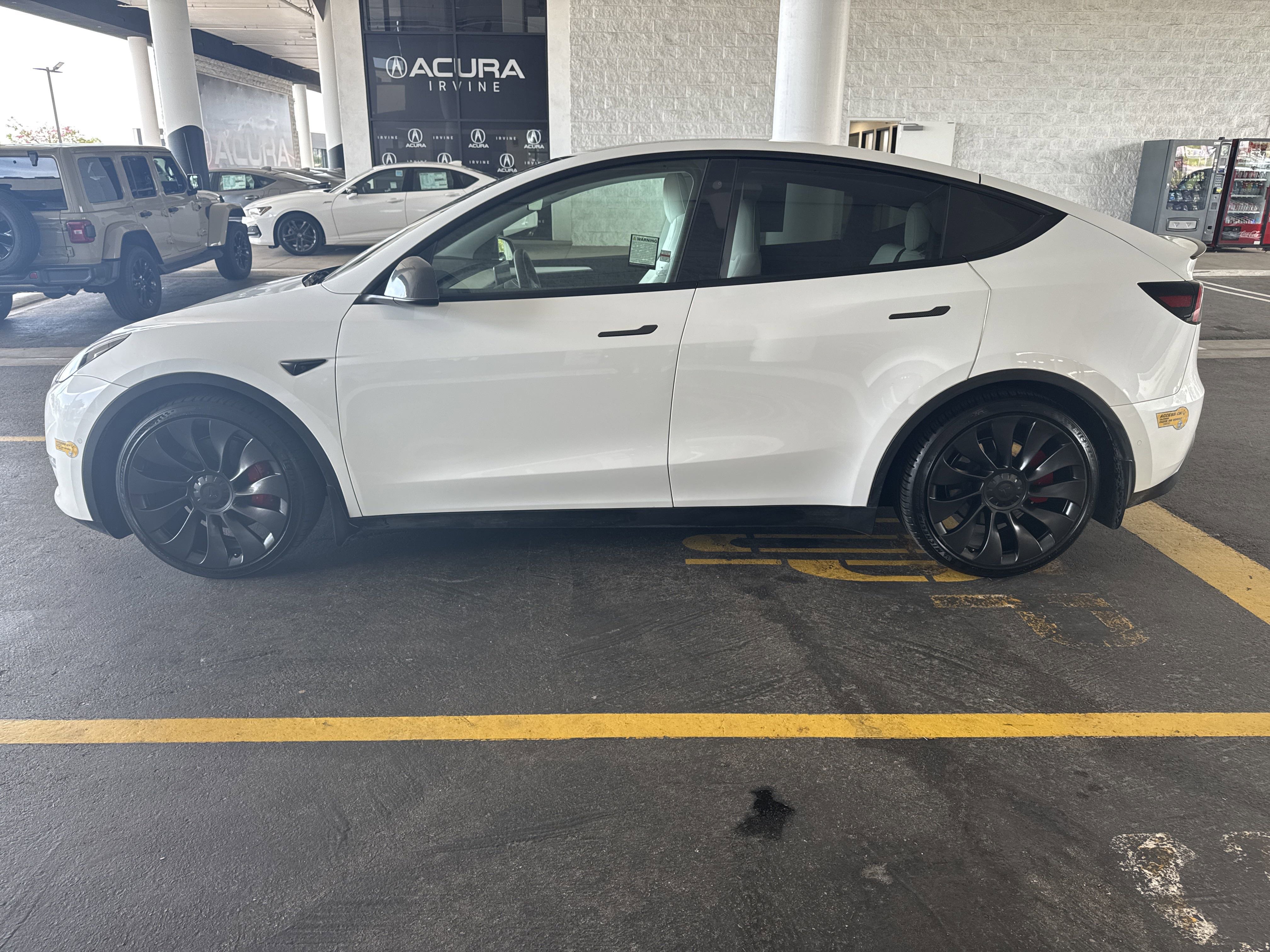 Used 2022 Tesla Model Y Performance with VIN 7SAYGDEF2NF560892 for sale in Irvine, CA