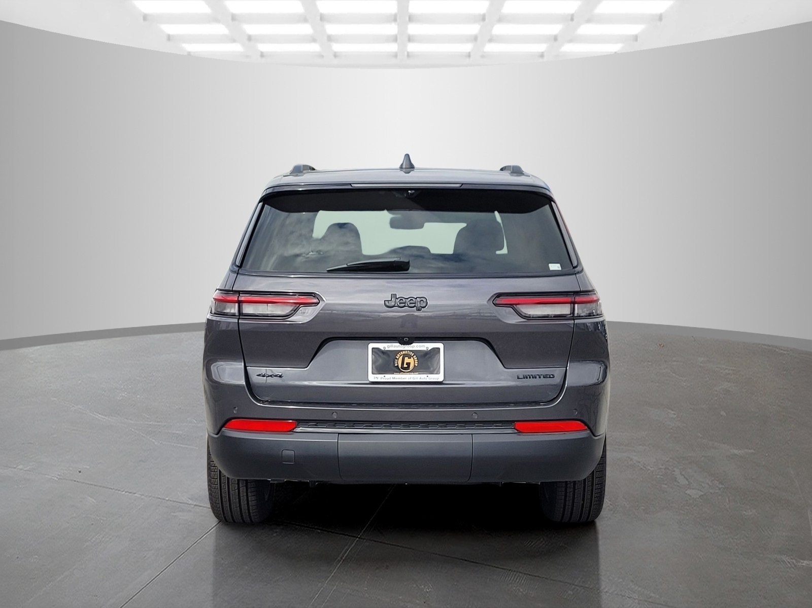 2025 Jeep Grand Cherokee Limited photo 3
