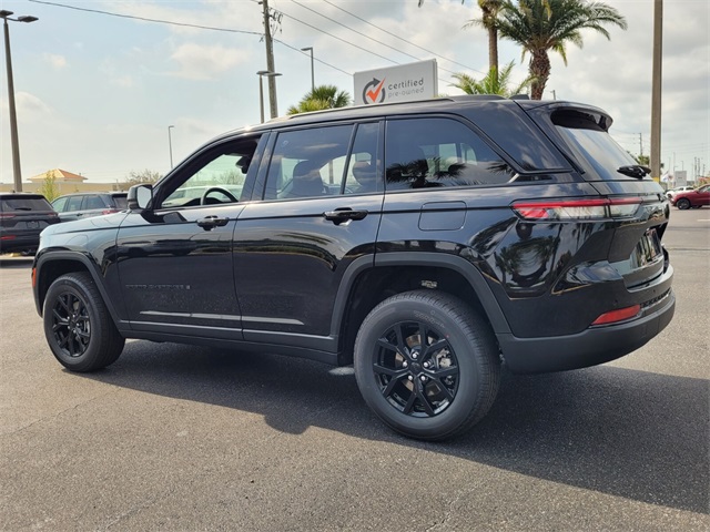 2025 Jeep Grand Cherokee Altitude X photo 2
