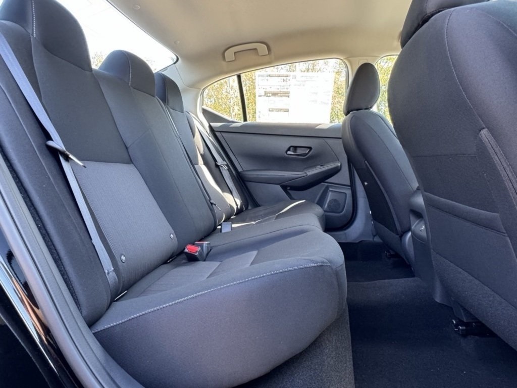 2025 Nissan Sentra SV photo 18