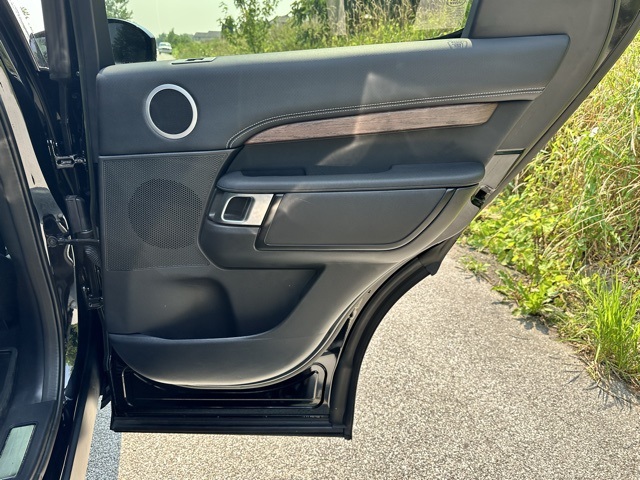 2024 Land Rover Discovery SE photo 23