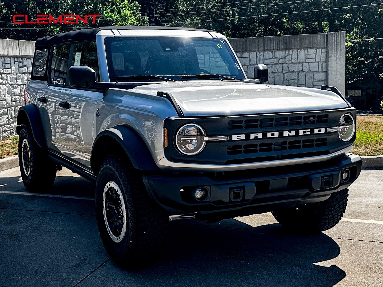 2024 Ford Bronco Black Diamond photo 3
