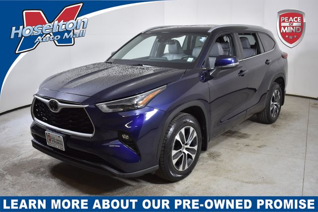 2022 Toyota Highlander XLE's photo