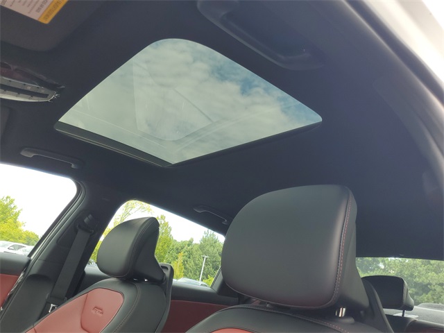 2025 Kia K4 GT-Line photo 10
