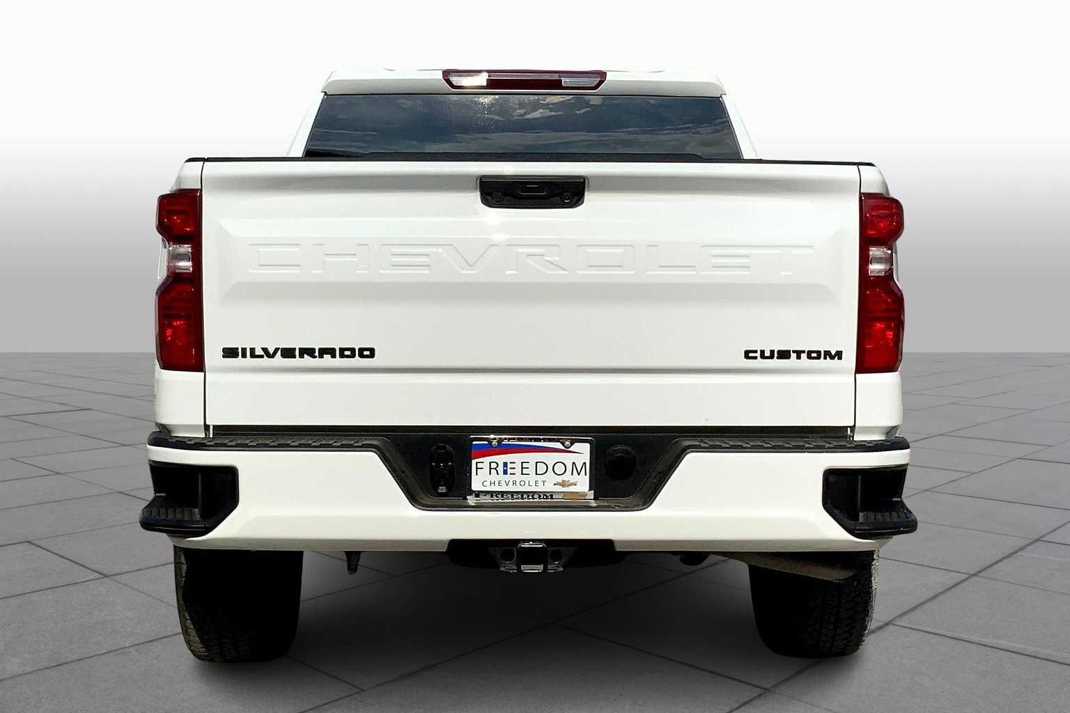 2023 Chevrolet Silverado 1500 Custom photo 4