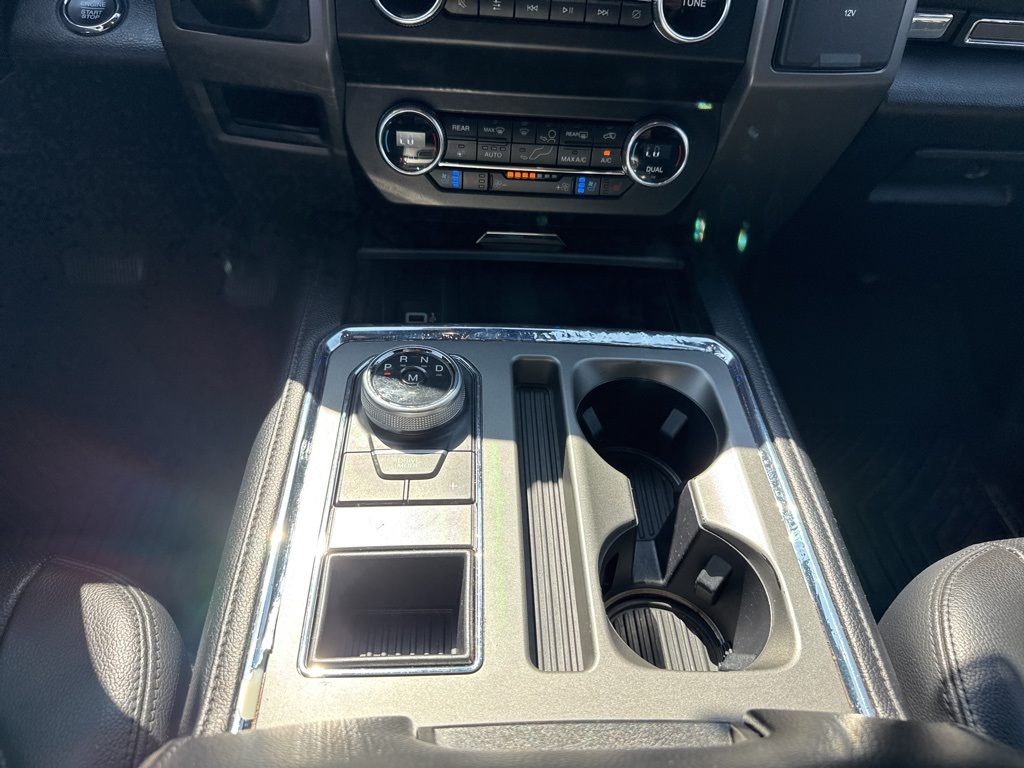 2019 Ford Expedition MAX XLT photo 12