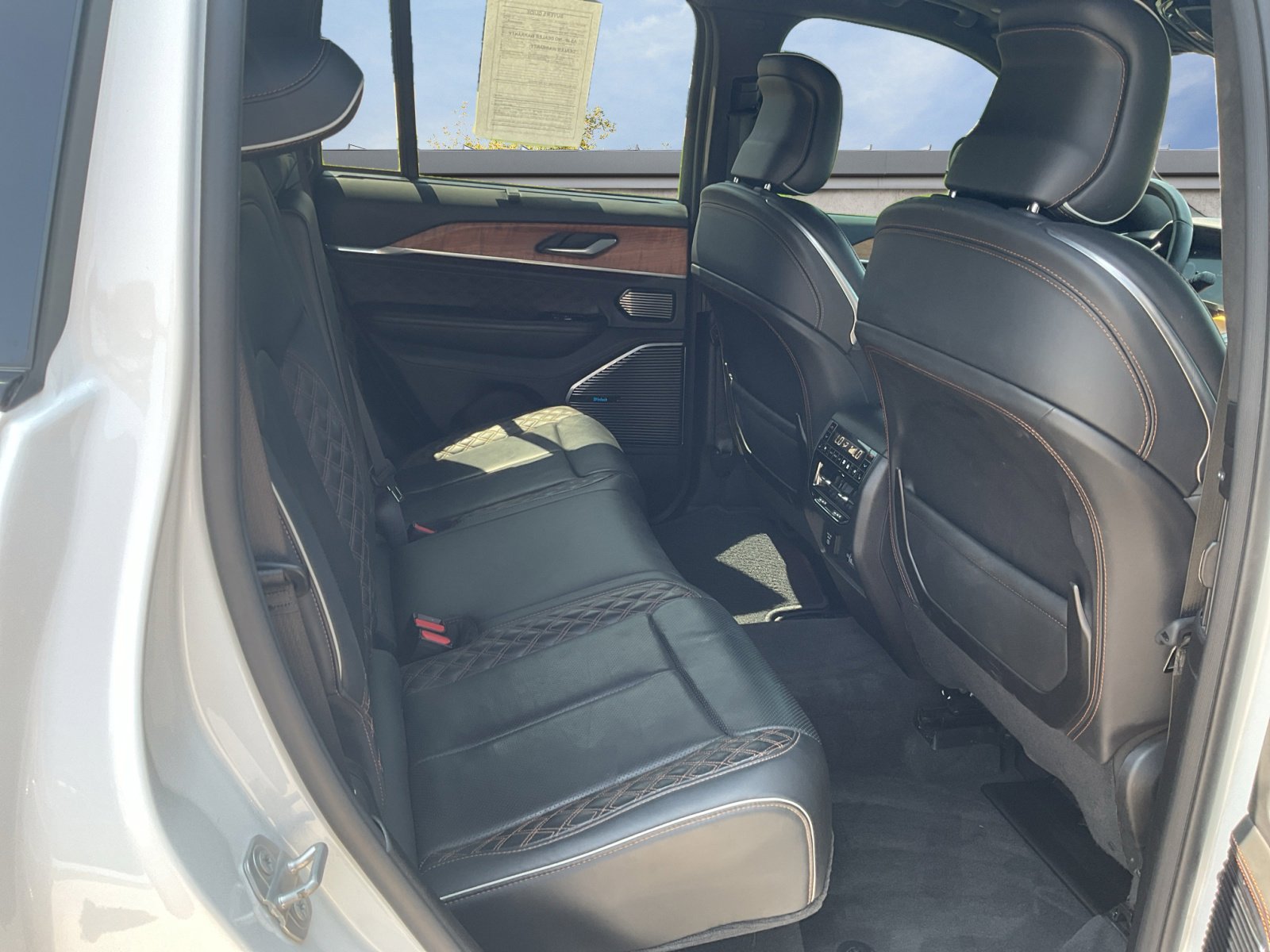 2022 Jeep Grand Cherokee Summit photo 10