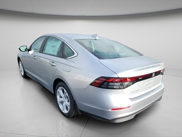 2025 Honda Accord LX photo 4
