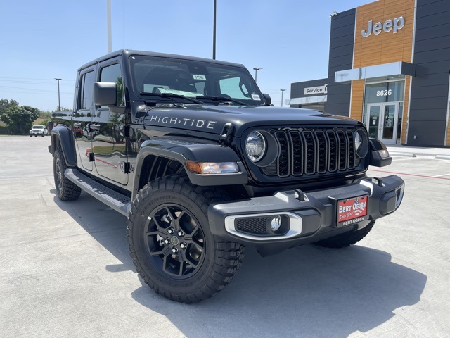 2025 Jeep Gladiator High Tide's photo