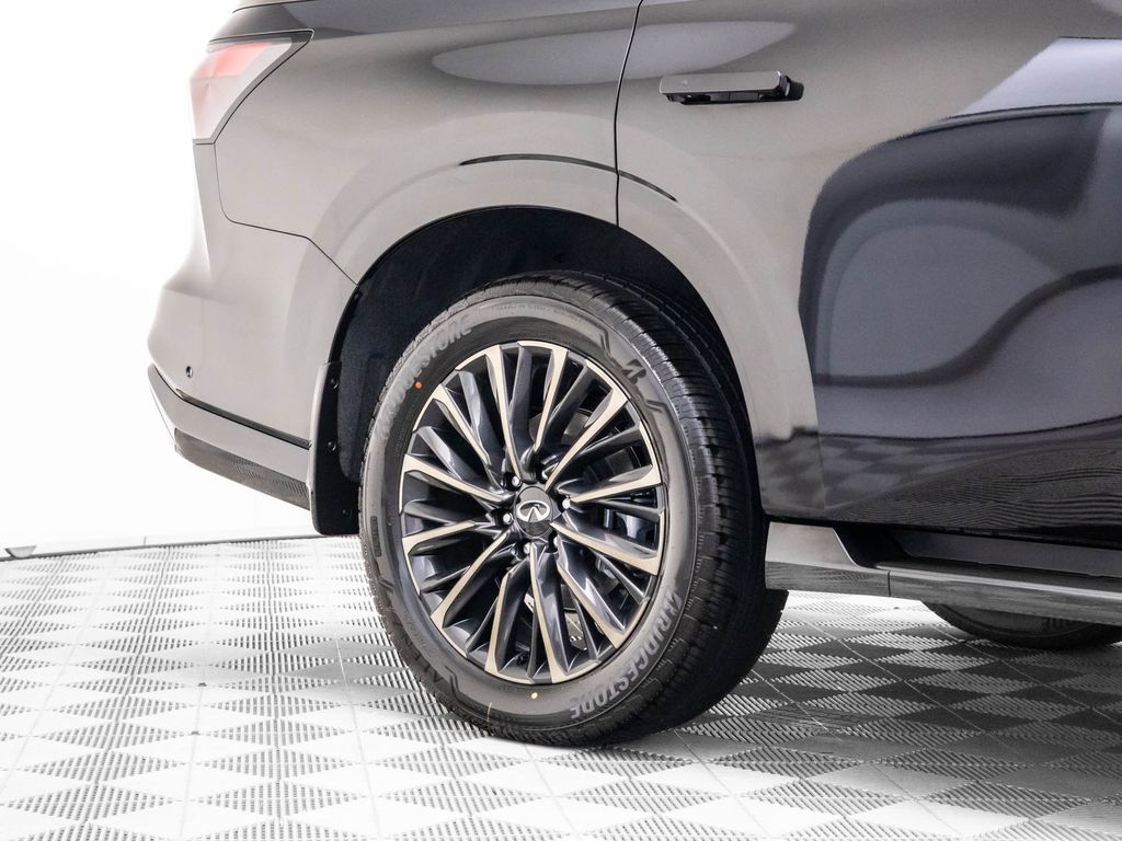 2026 Infiniti QX80 photo 32