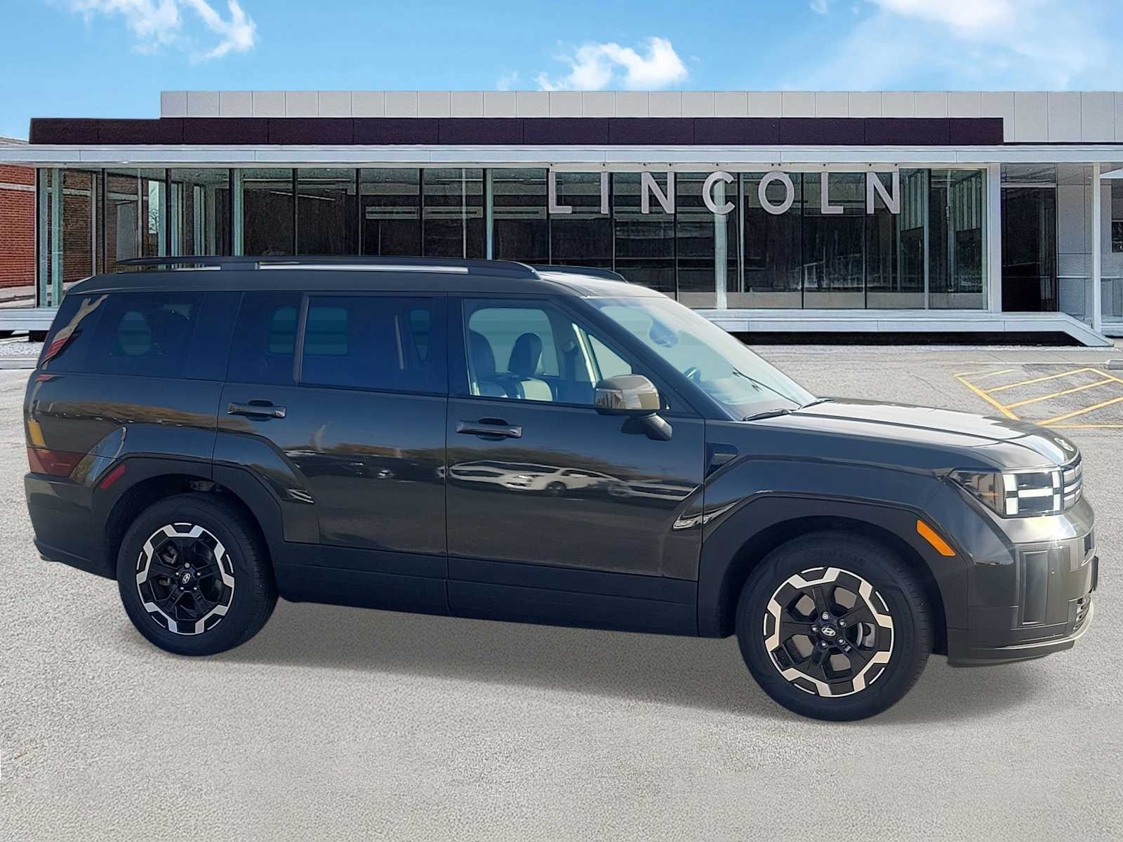 2025 Hyundai Santa Fe SEL photo 2