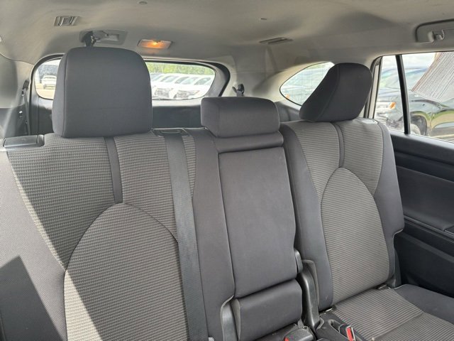 2020 Toyota Highlander L photo 13