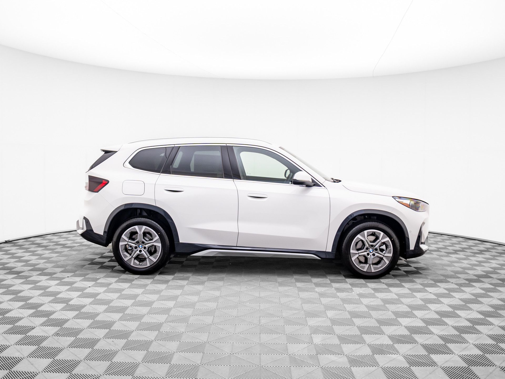 2025 Bmw X1 XDrive28i photo 3