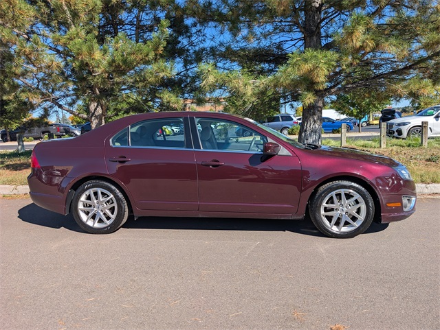 2011 Ford Fusion SEL photo 2