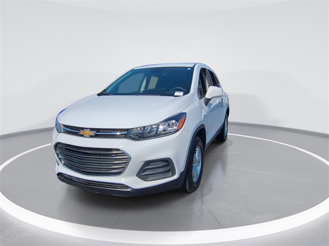 2022 Chevrolet Trax LS photo 3