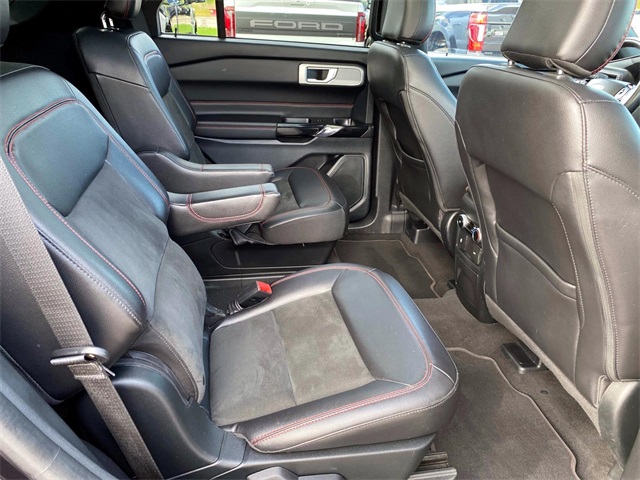 2022 Ford Explorer ST-Line photo 27