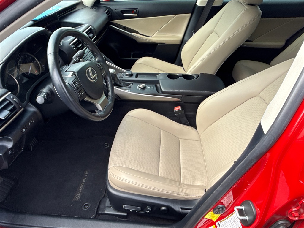 2017 Lexus IS 200t photo 9