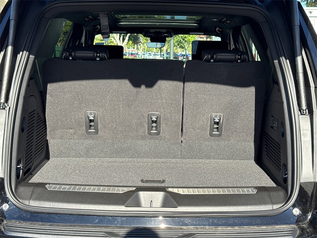 2025 Chevrolet Tahoe Premier photo 4