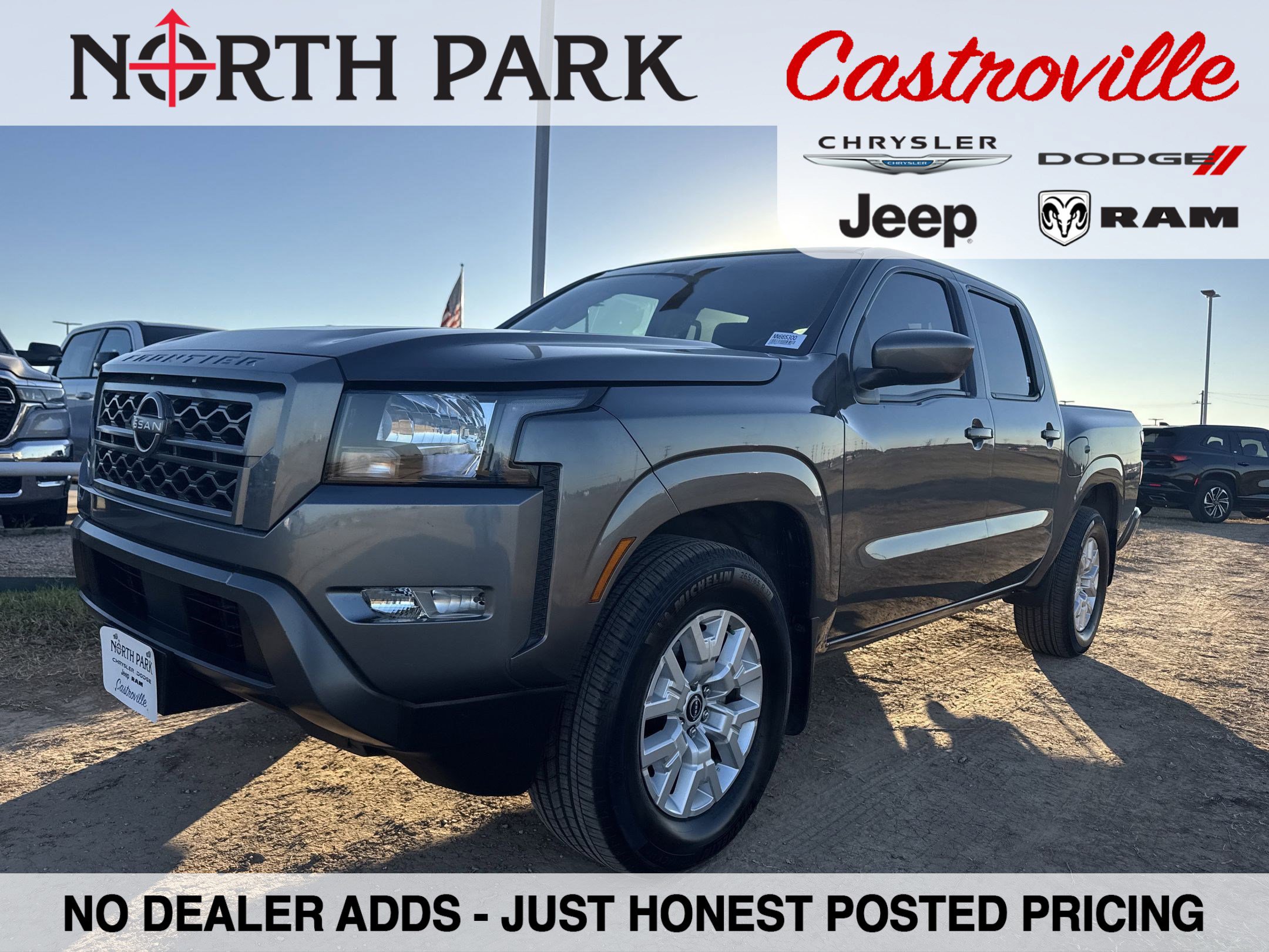 2022 Nissan Frontier SV's photo