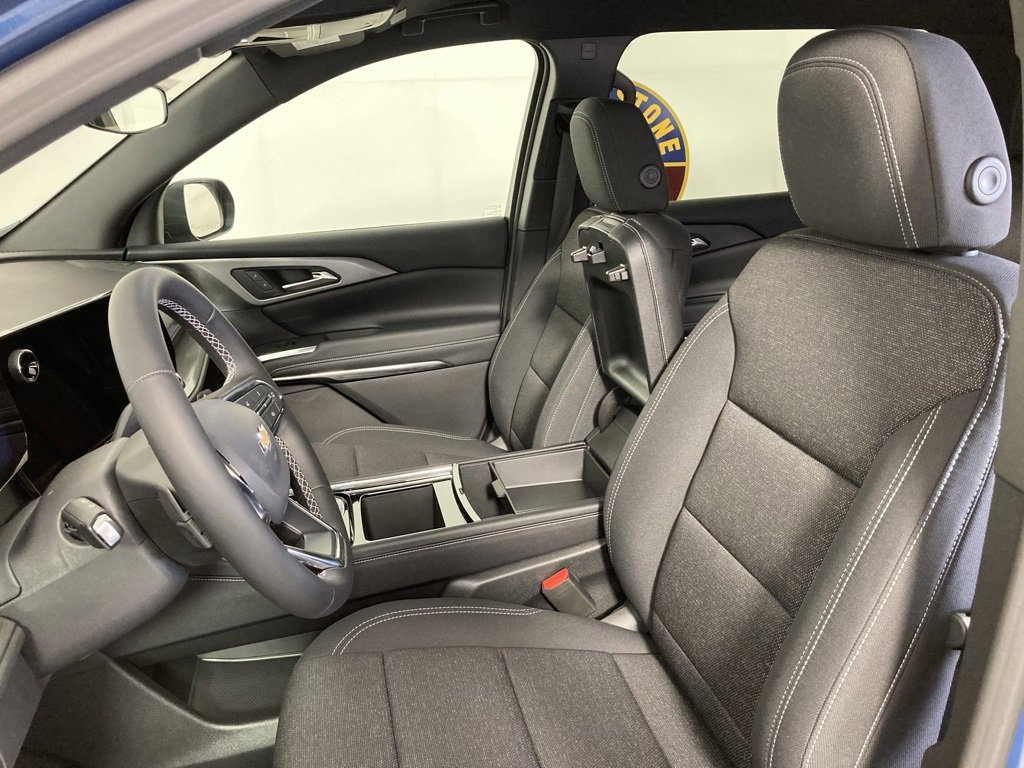 2026 Chevrolet Traverse photo 8