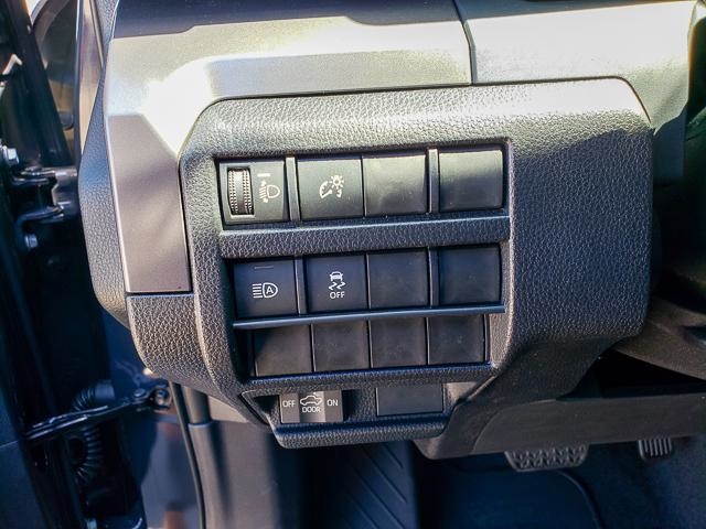 2025 Toyota Tacoma SR5 photo 11