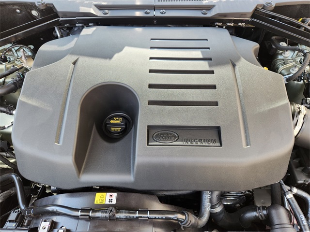2025 Land Rover Defender 130 S photo 20