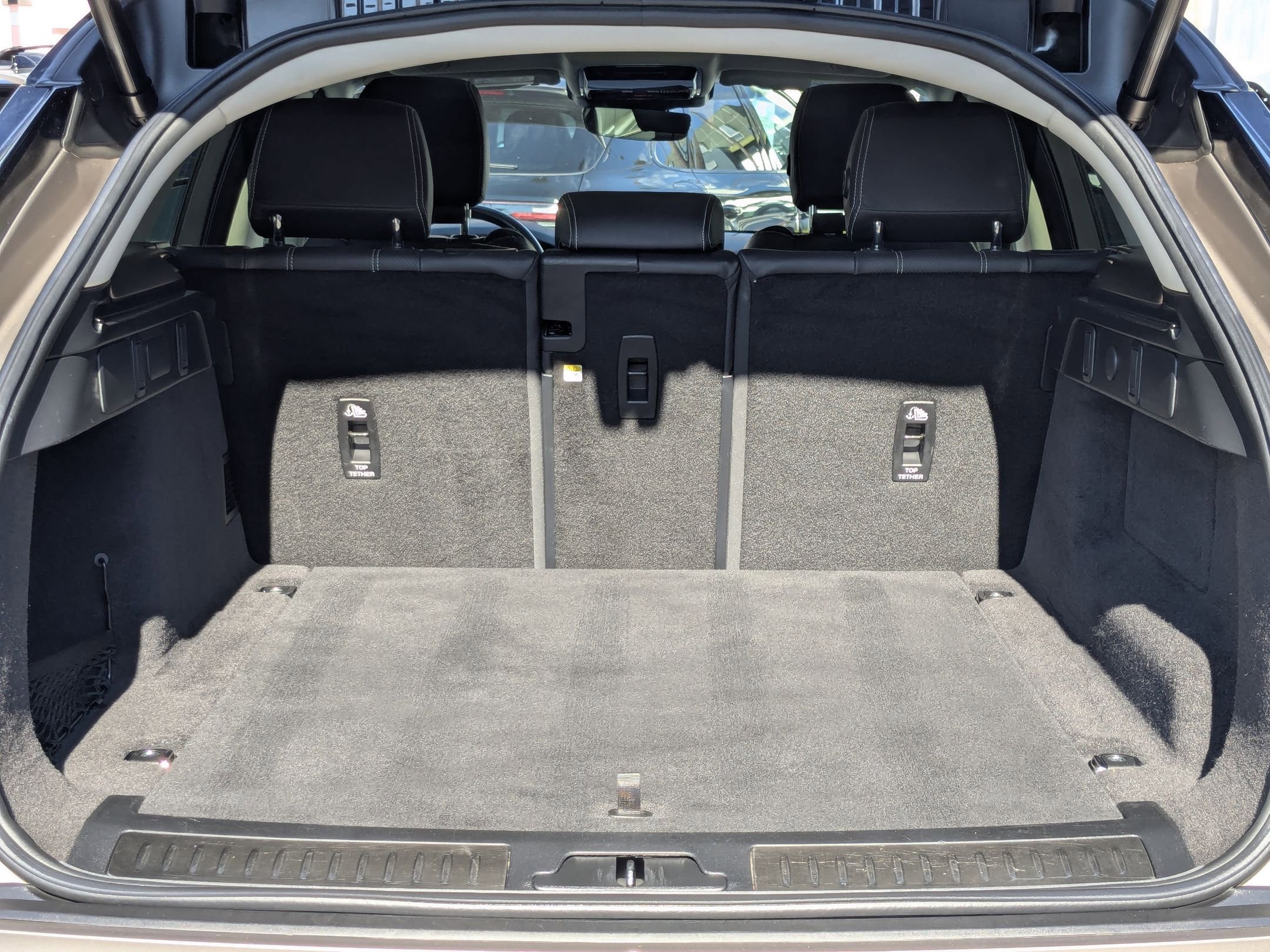 2023 Land Rover Range Rover Velar S photo 6