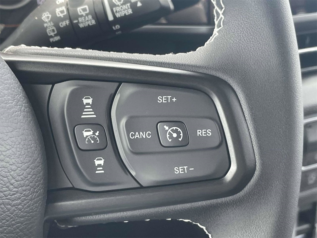 2025 Jeep Wrangler Willys photo 13