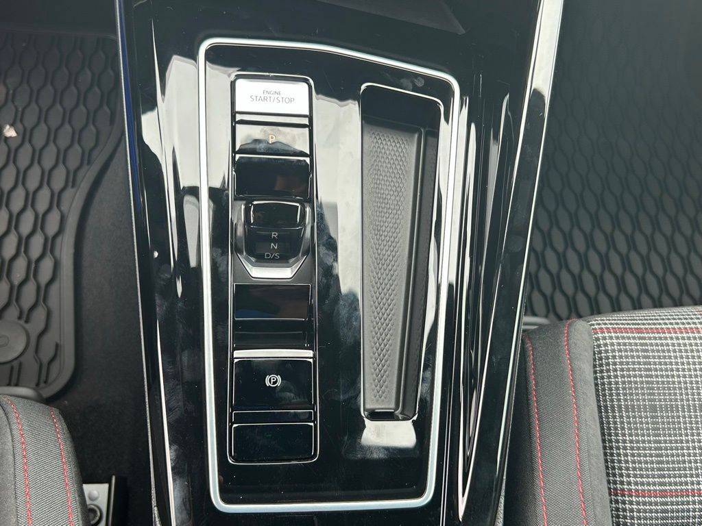 2025 Volkswagen Golf GTI S photo 44