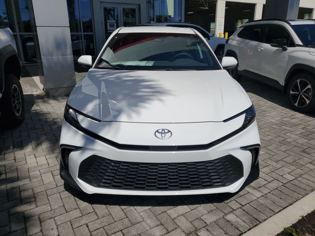2025 Toyota Camry SE photo 2