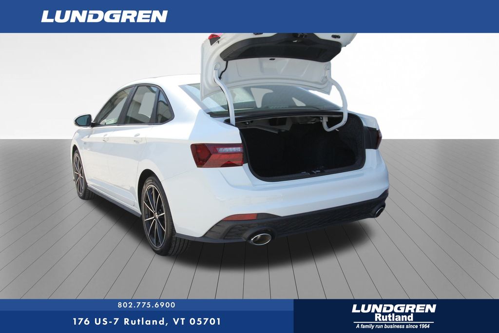 2025 Volkswagen Jetta GLI Autobahn photo 4