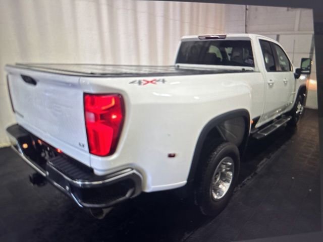 2022 Chevrolet Silverado 3500HD LT photo 3