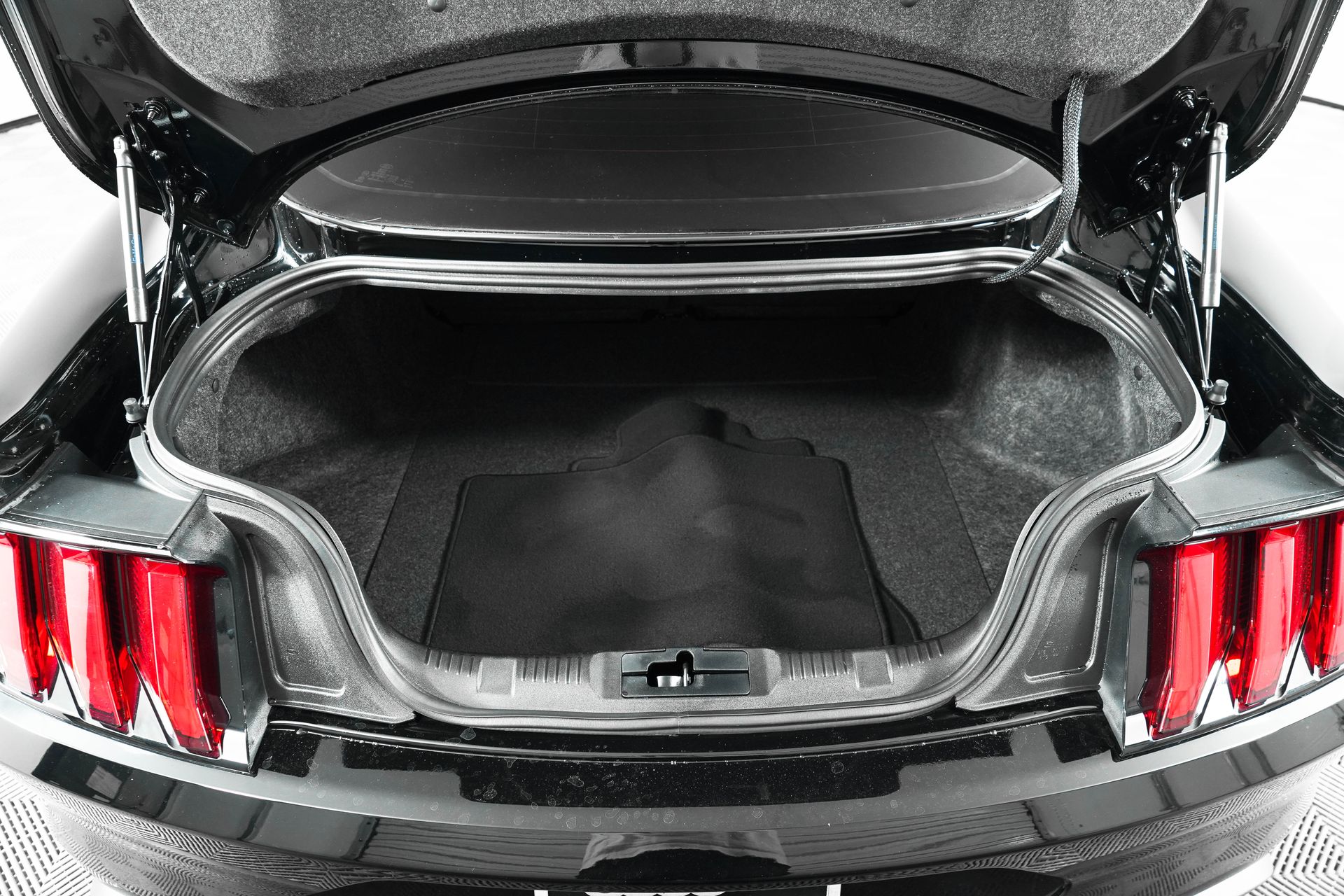 2021 Ford Mustang GT photo 23
