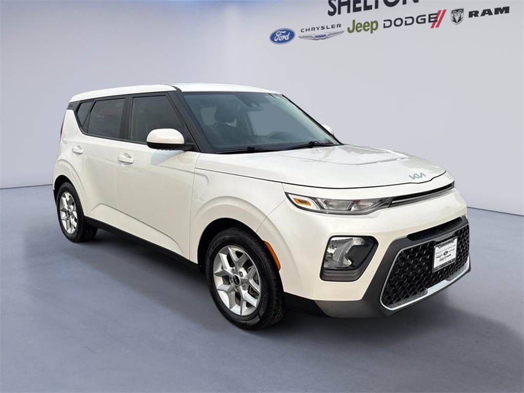 2022 Kia Soul LX photo 6