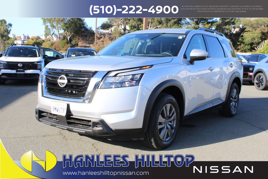 2024 Nissan Pathfinder SV photo 3