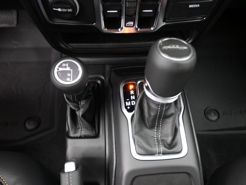 2025 Jeep Gladiator Sport photo 30