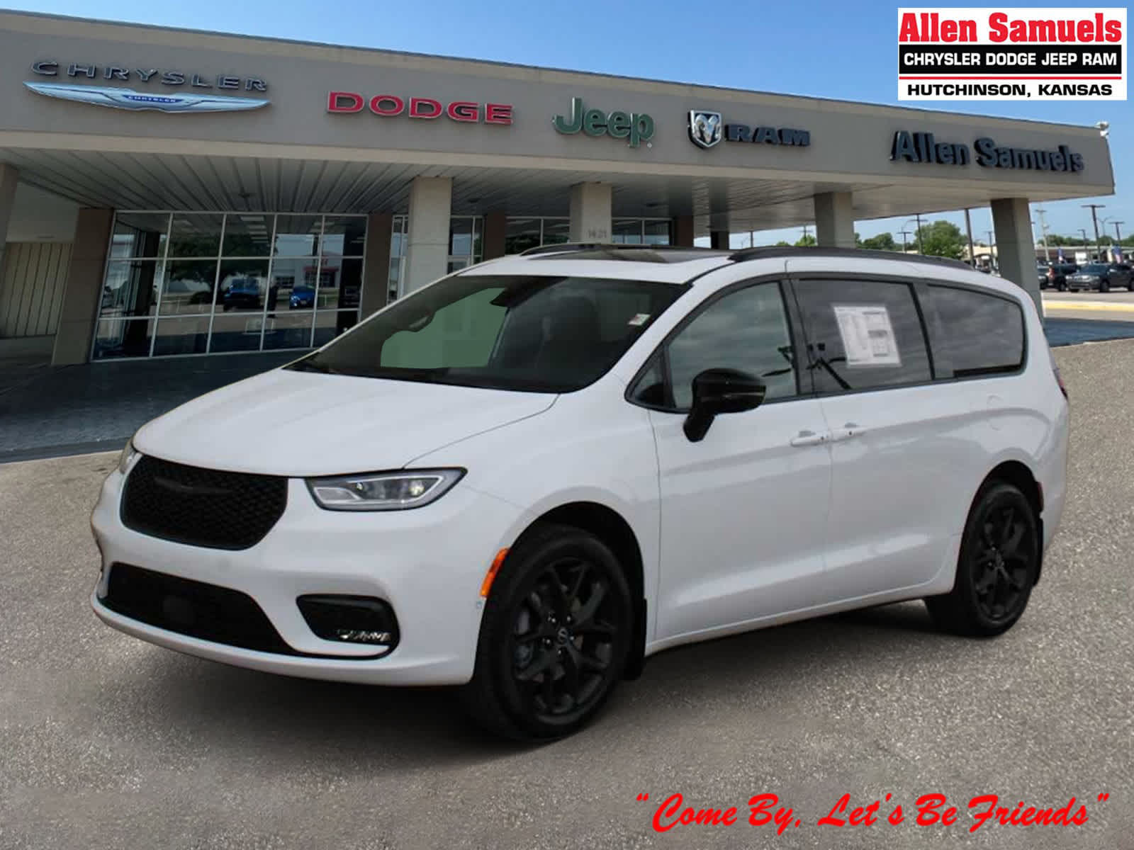 2026 Chrysler Pacifica Limited's photo