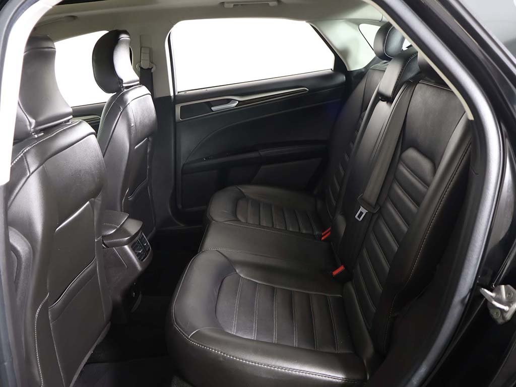 2016 Ford Fusion SE photo 31
