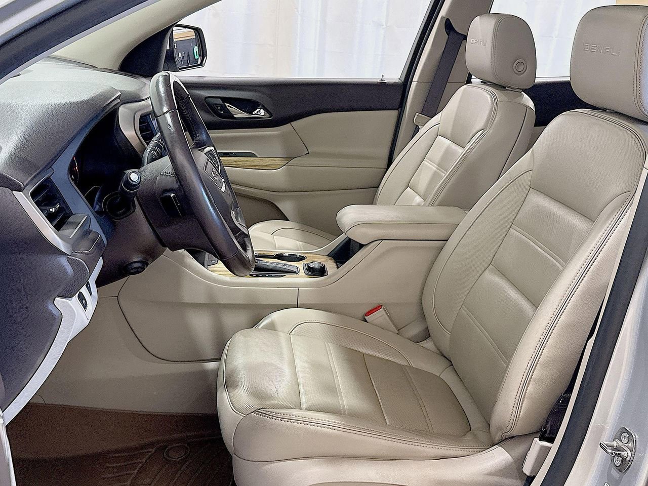 2017 Gmc Acadia Denali photo 17