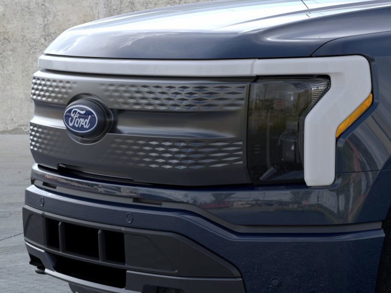 2025 Ford F-150 Lightning photo 16